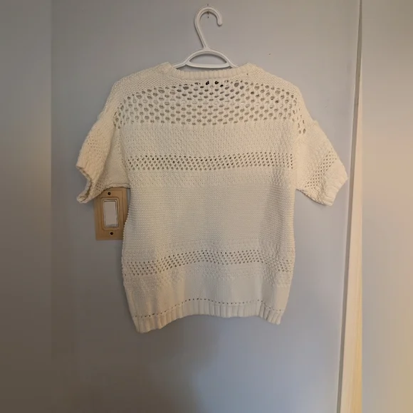 John + Jenn White Crew Neck Short Sleeve Shirt with Knit Texture - Picture 3 of 4